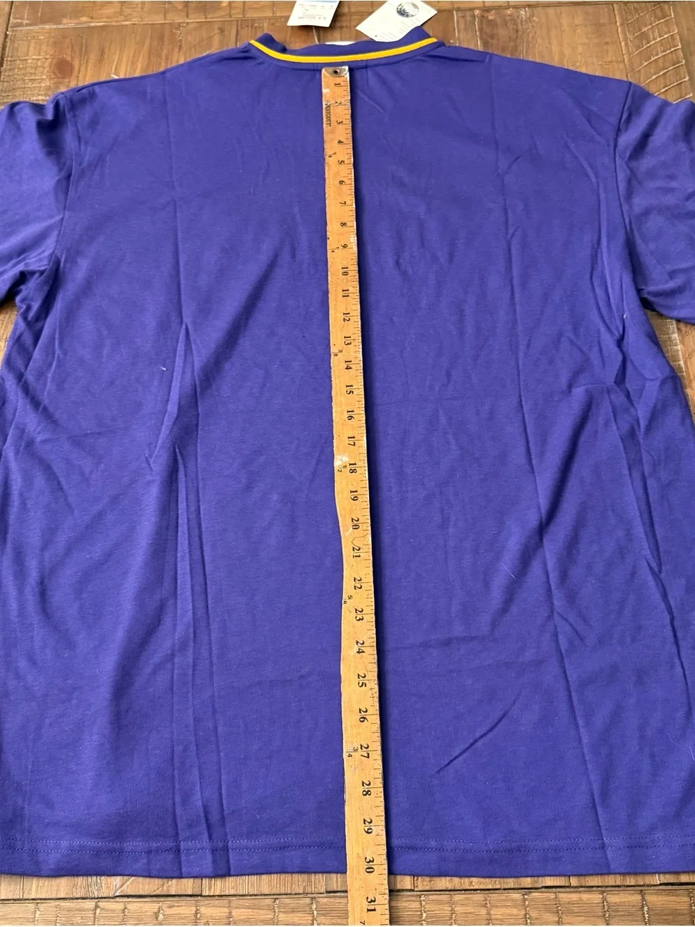 NFL Minnesota Vikings Embroidered V-Neck Tee Men’s XL NWT